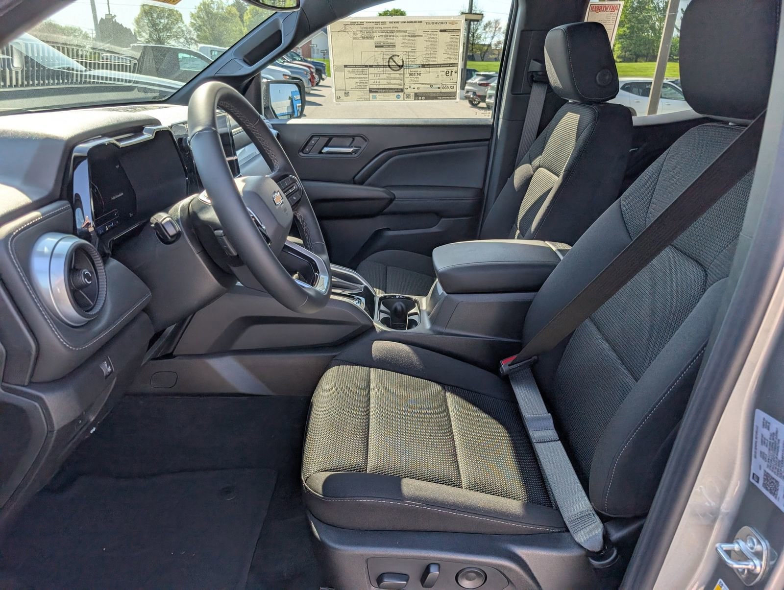 2026 Chevrolet Colorado LT - Photo 11