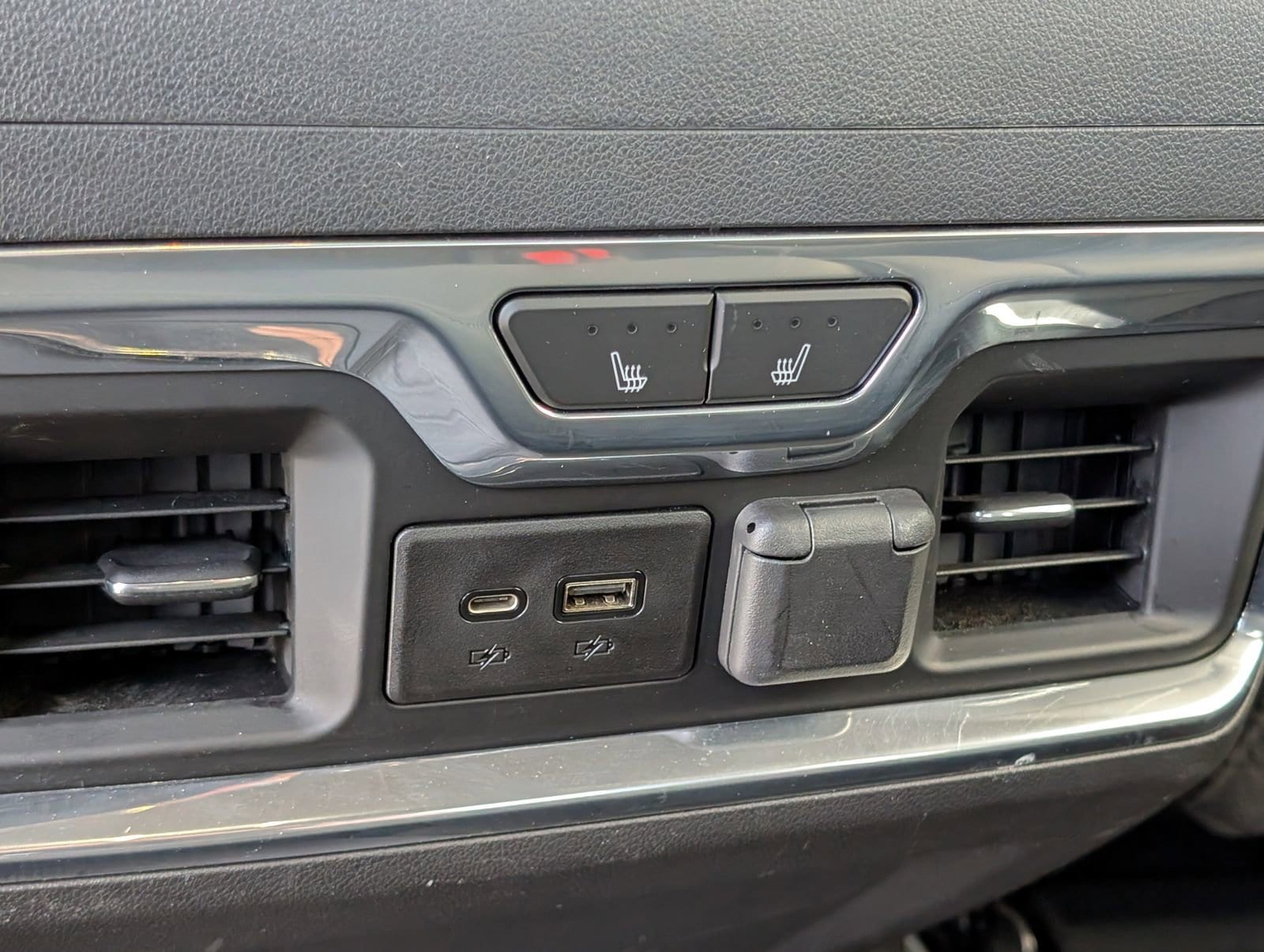 2020 GMC Sierra 1500 SLT - Photo 17