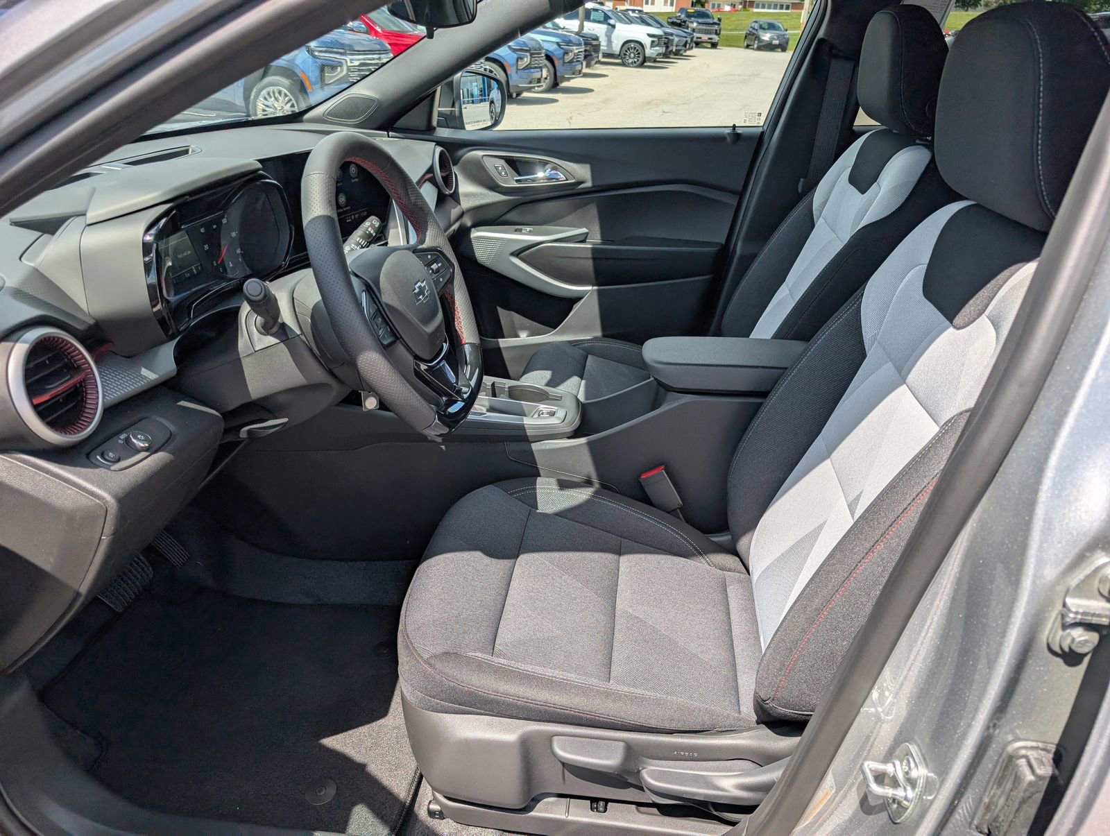 2026 Chevrolet Trax RS - Photo 12