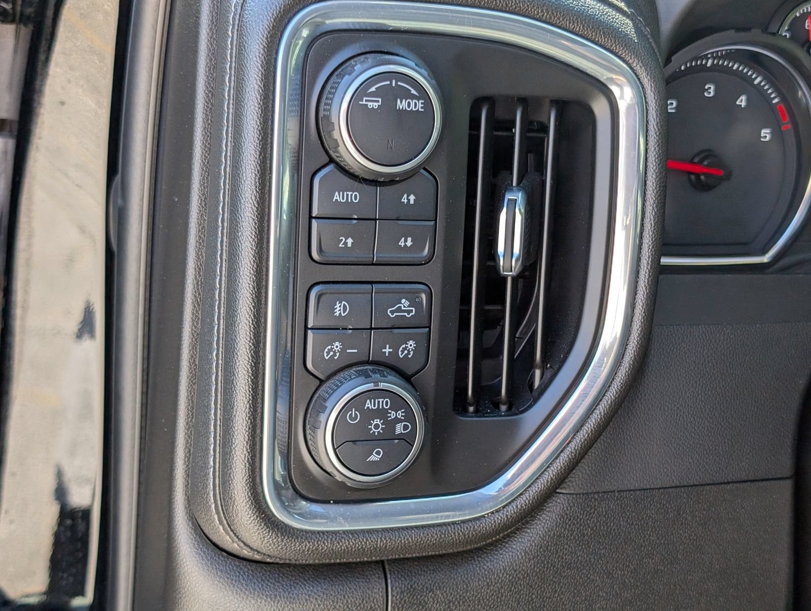 2023 Chevrolet Silverado 3500HD LTZ - Photo 22