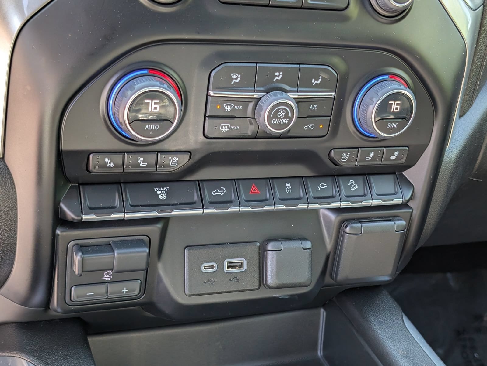 2023 Chevrolet Silverado 3500HD LTZ - Photo 28