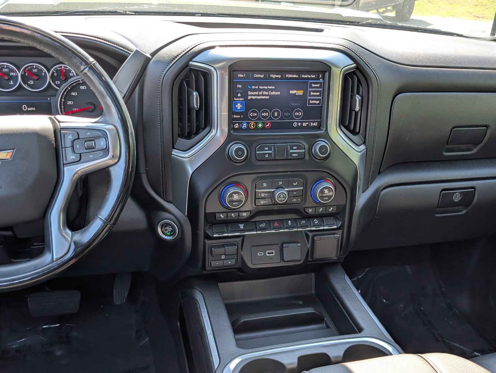 2023 Chevrolet Silverado 3500HD LTZ - Photo 19