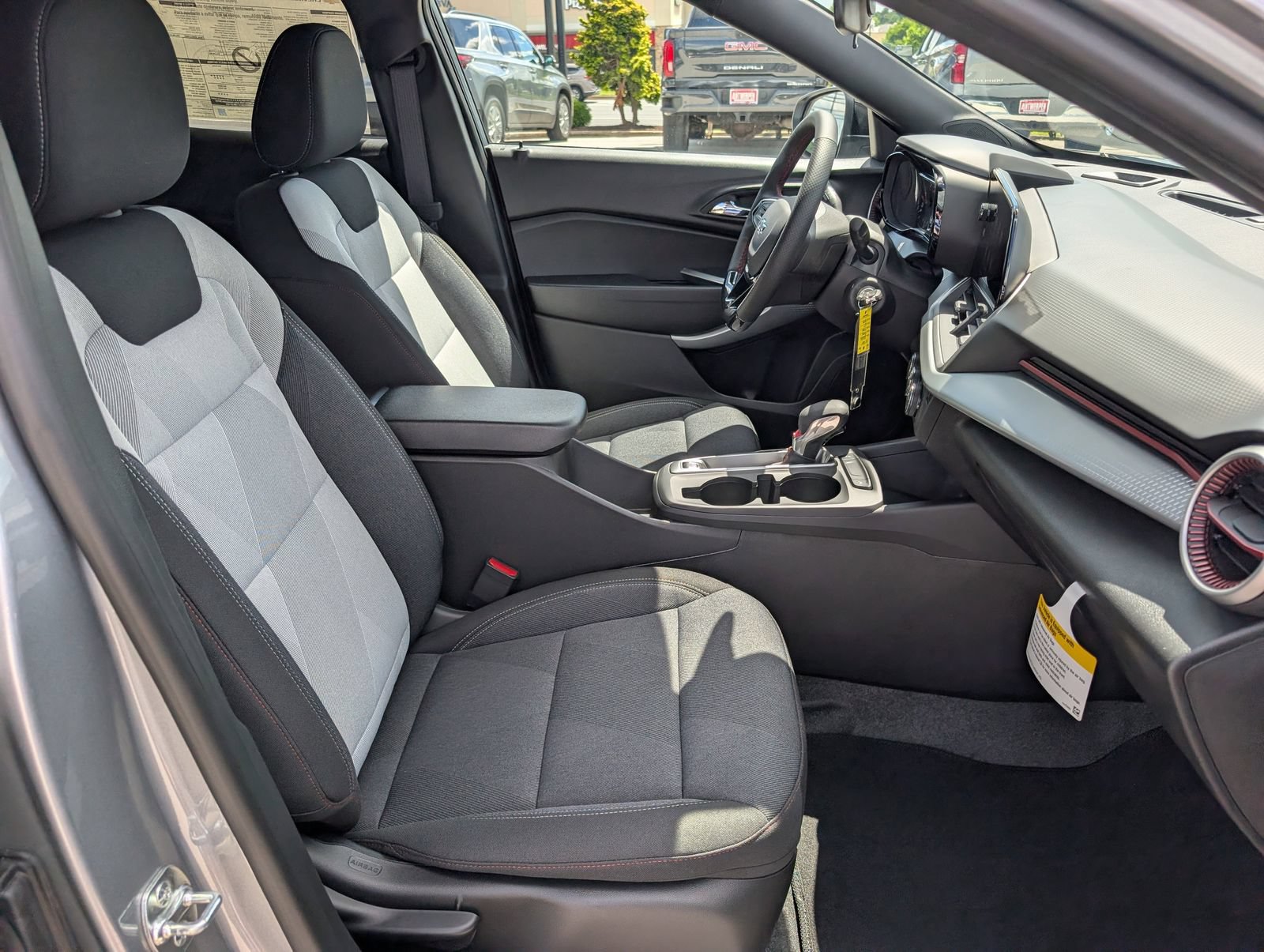 2026 Chevrolet Trax RS - Photo 8