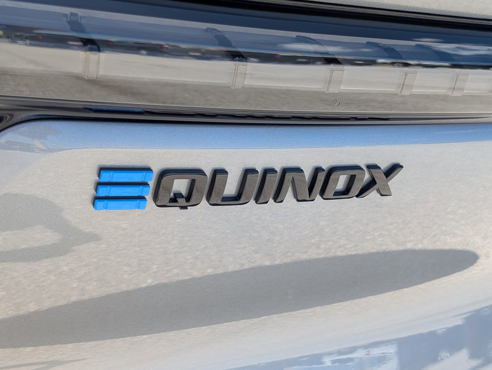 2025 Chevrolet Equinox EV RS - Photo 6