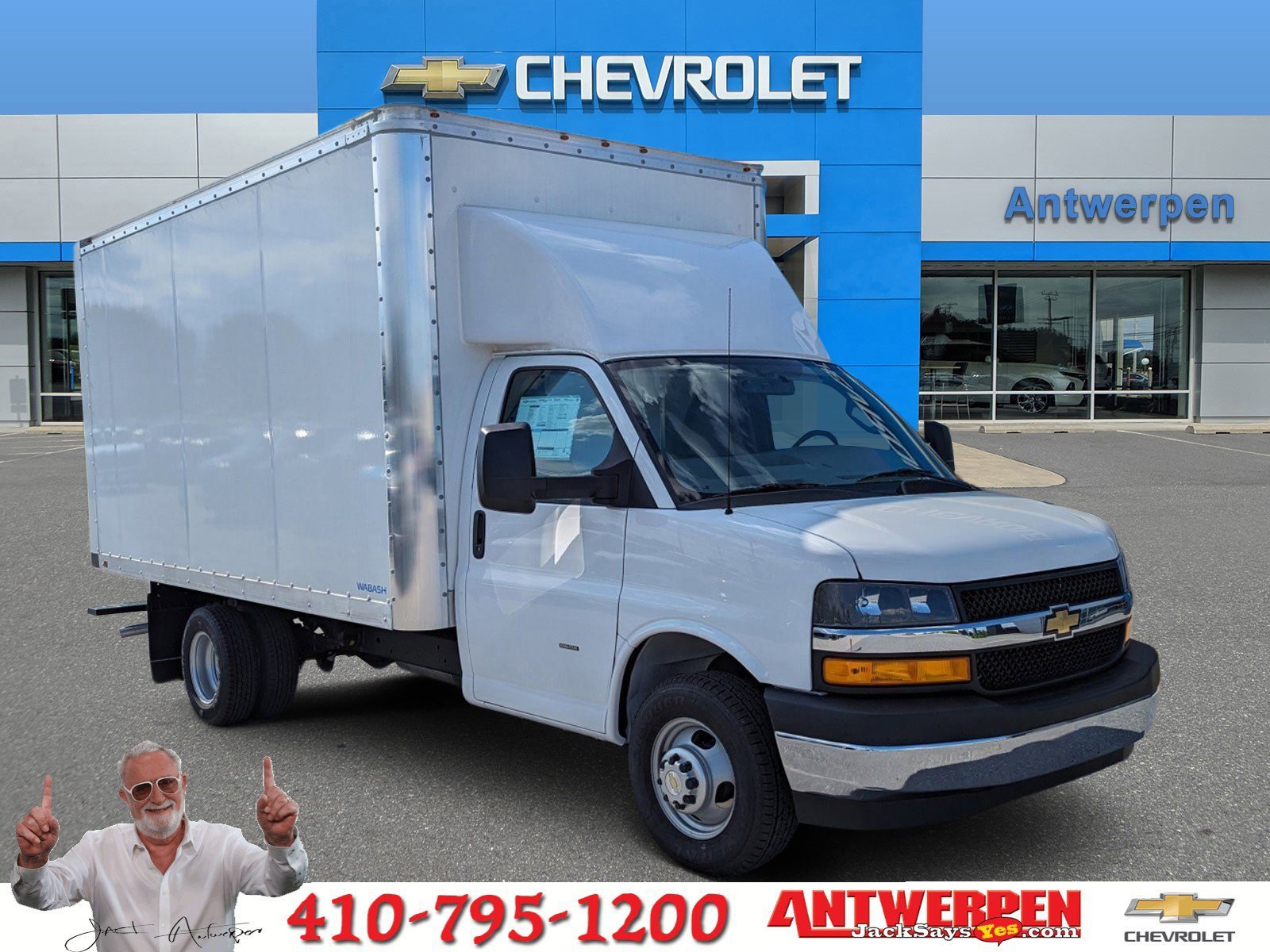 2023 Chevrolet Express Cutaway Base's photo