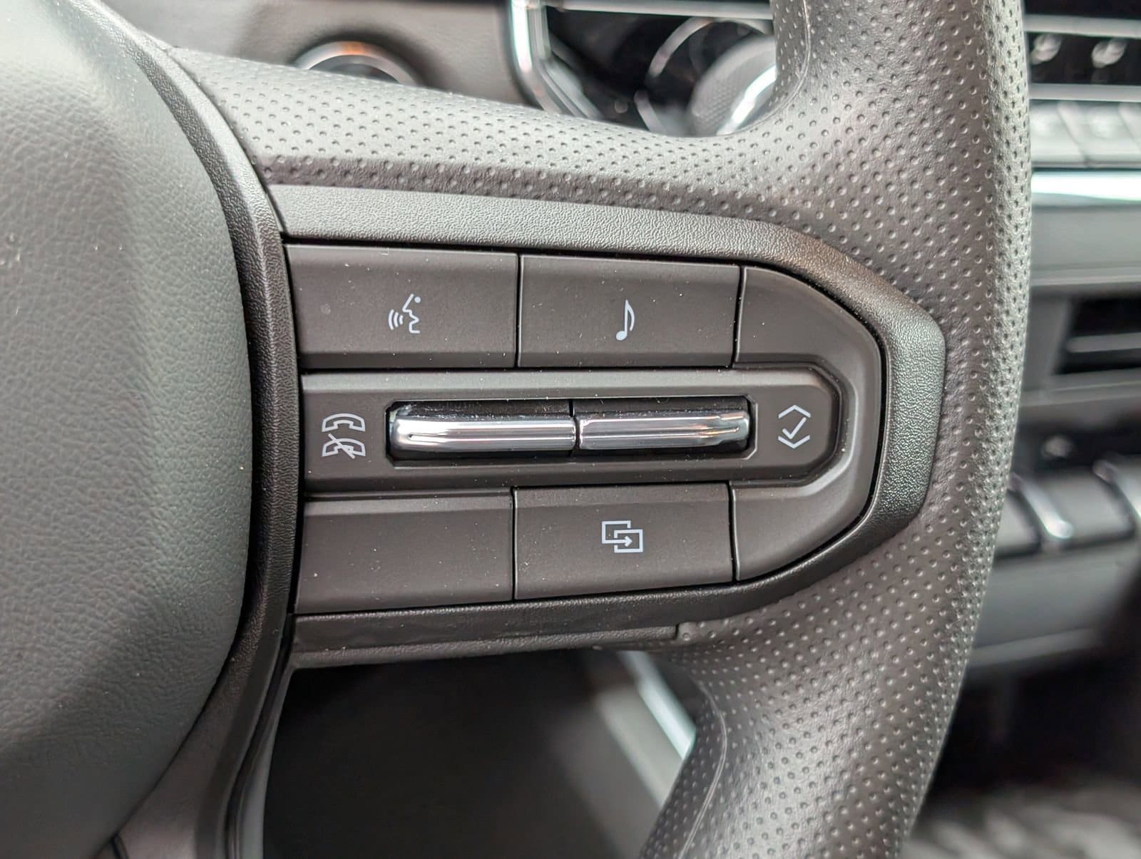 2026 Chevrolet Colorado Trail Boss - Photo 18