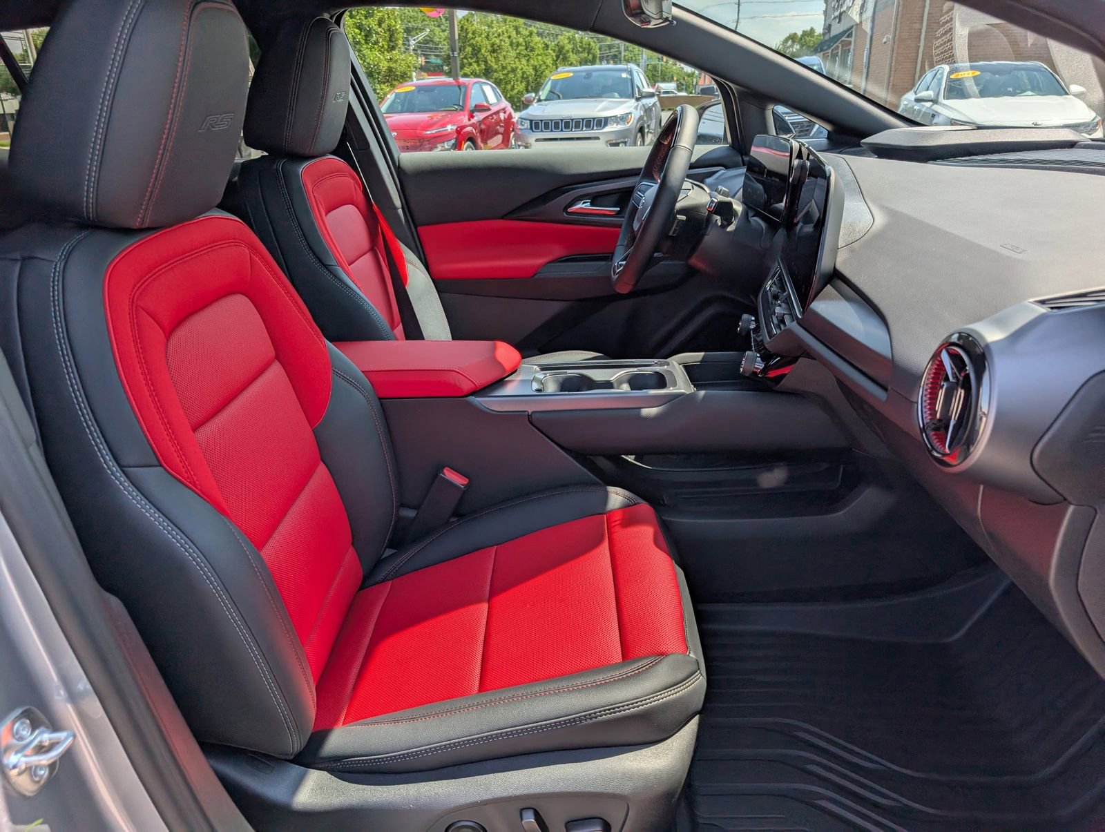 2025 Chevrolet Equinox EV RS - Photo 9