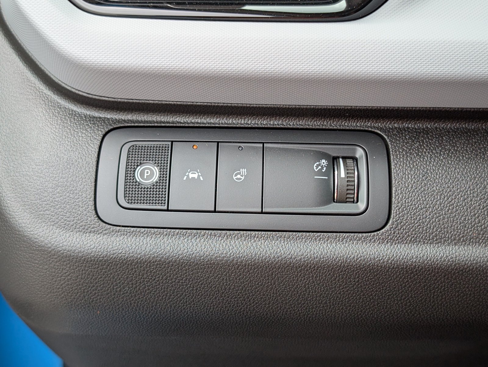 2027 Chevrolet Bolt RS - Photo 17
