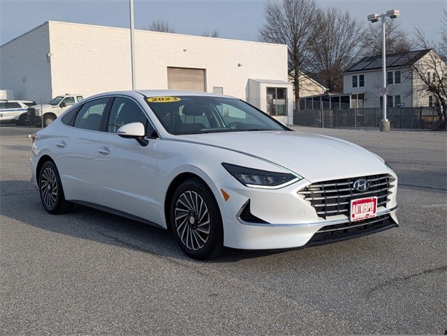 2023 Hyundai Sonata Hybrid SEL photo 2