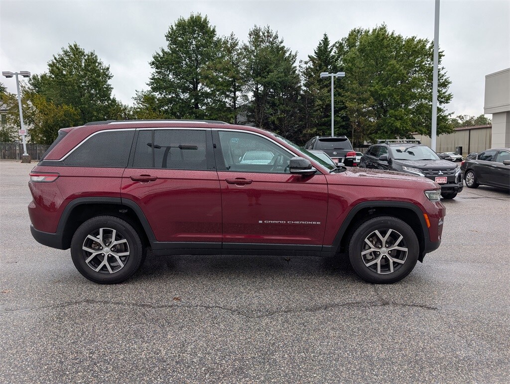 2024 Jeep Grand Cherokee Limited photo 2