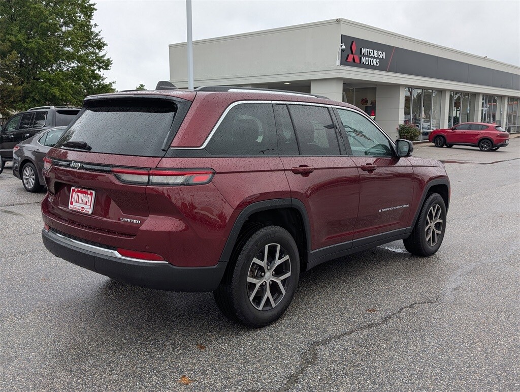 2024 Jeep Grand Cherokee Limited photo 3