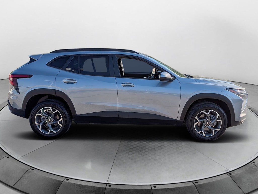 Used 2024 Chevrolet Trax LT FWD LT