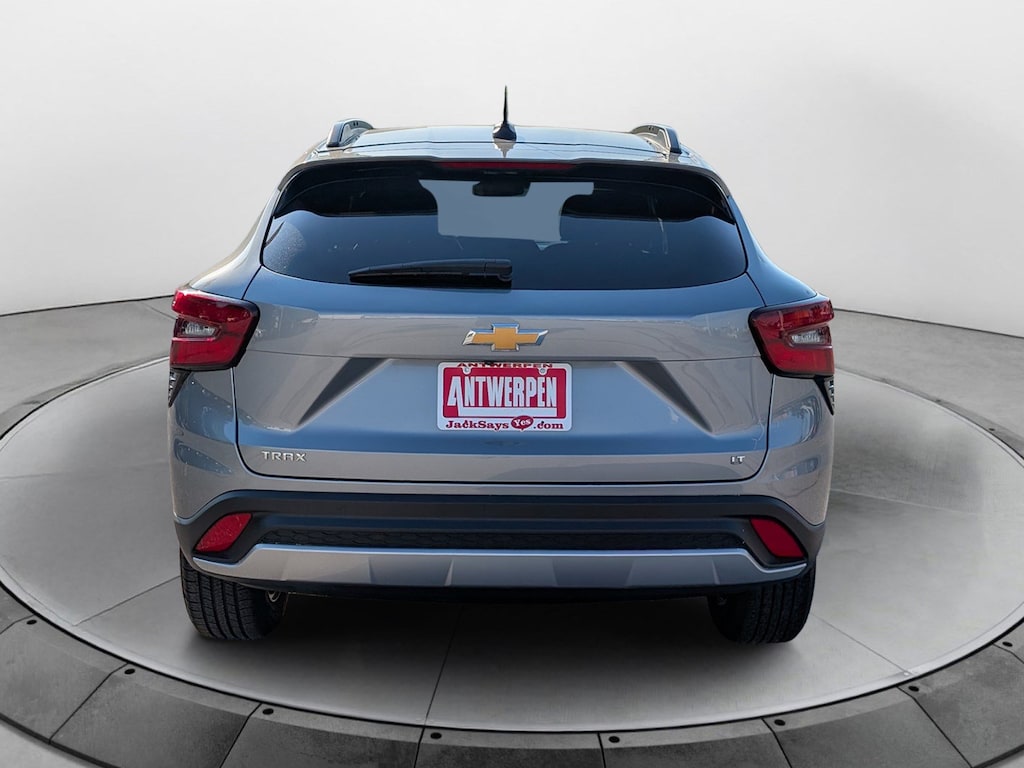 Used 2024 Chevrolet Trax LT FWD LT