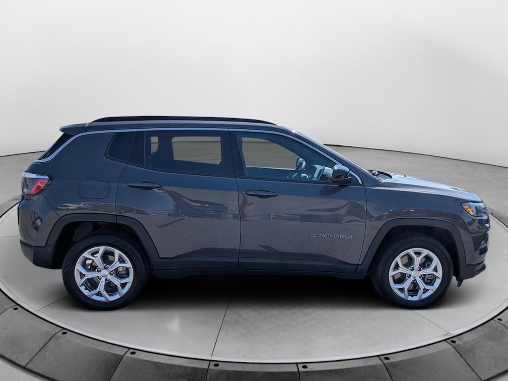 Used 2024 Jeep Compass Latitude Latitude 4x4