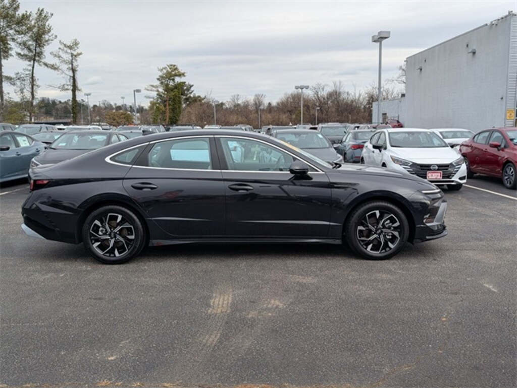 Used 2024 Hyundai Sonata SEL Sedan