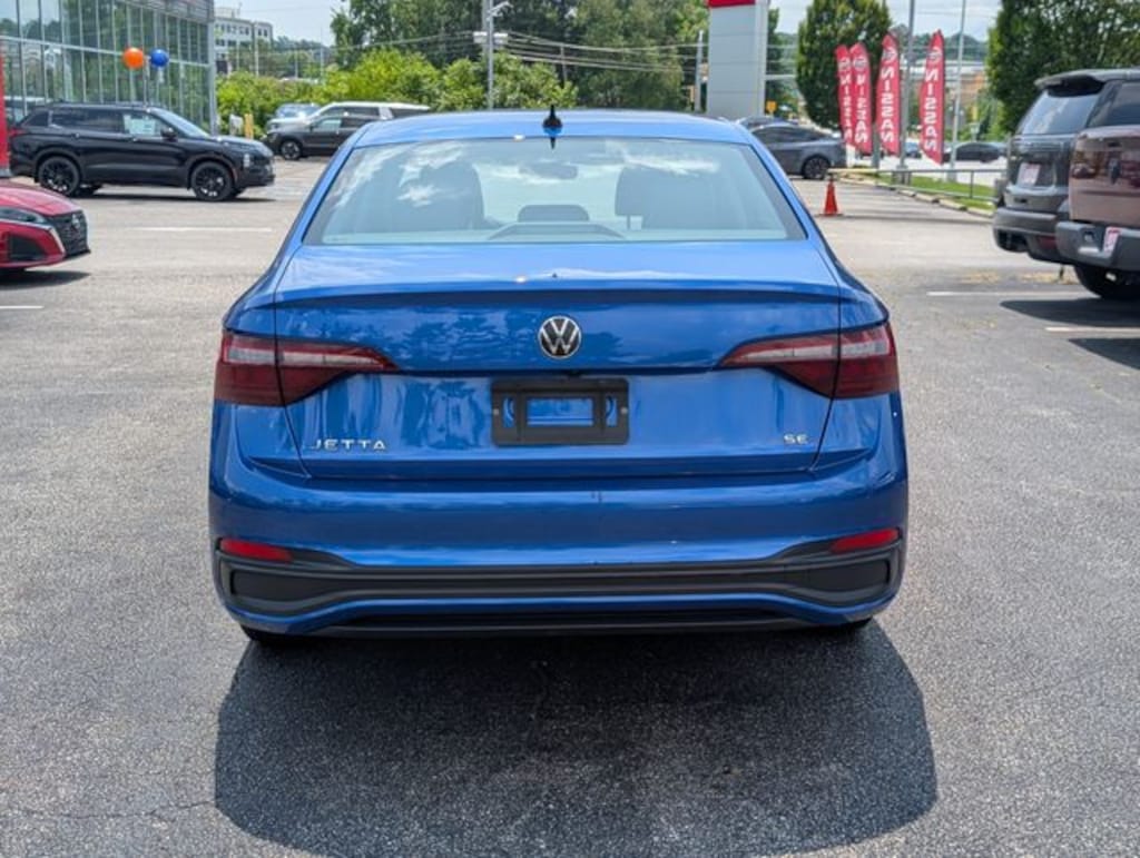 Used 2024 Volkswagen Jetta 1.5T SE Sedan