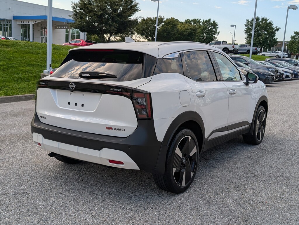 Used 2025 Nissan Kicks SR SR AWD