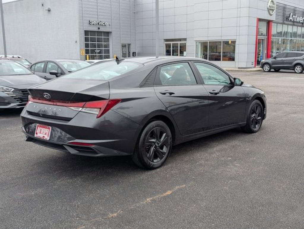Used 2023 Hyundai Elantra SEL Sedan