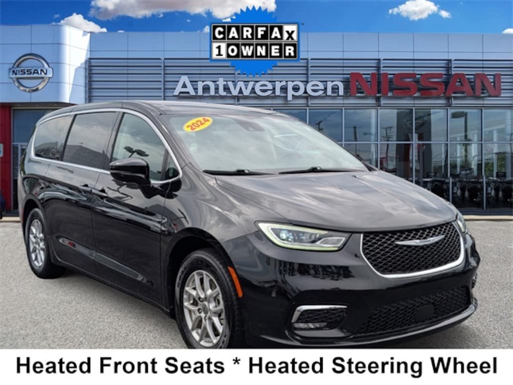 Used 2024 Chrysler Pacifica Touring L Minivan/Van