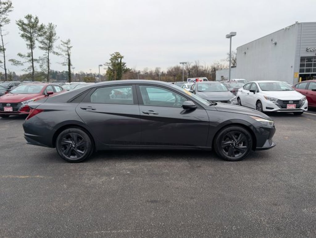 Used 2023 Hyundai Elantra SEL Sedan