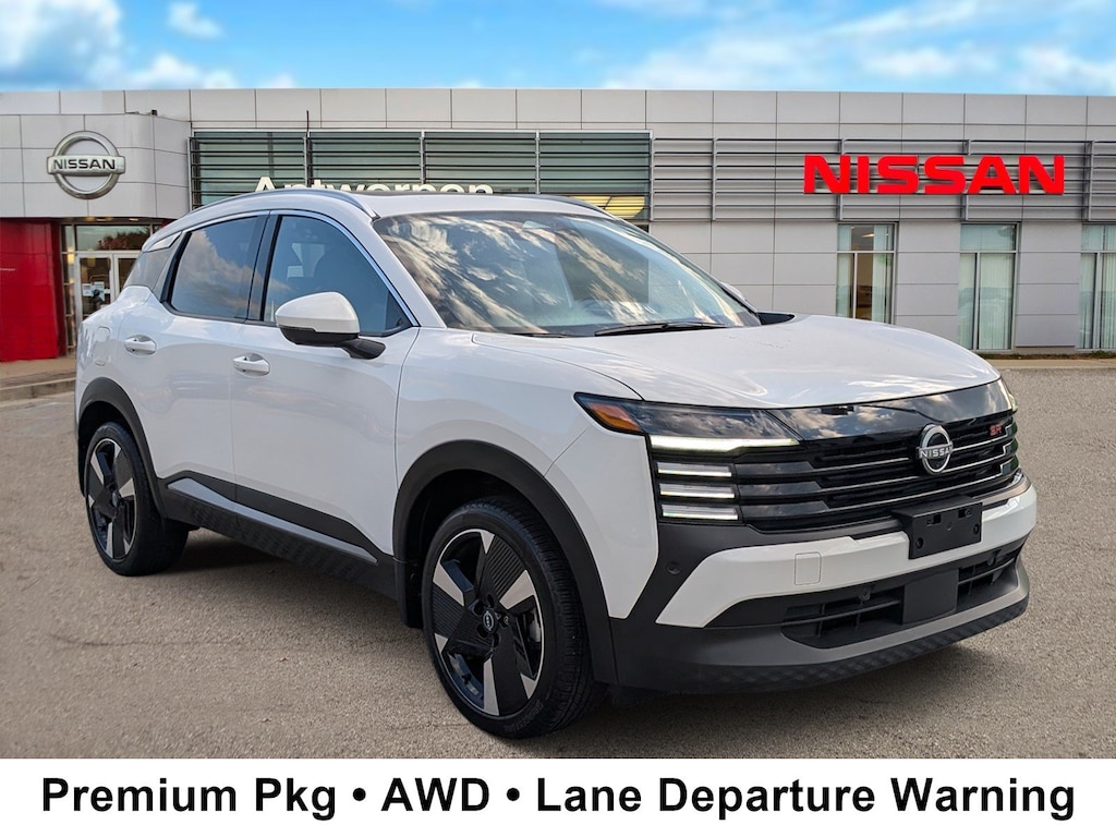 Used 2025 Nissan Kicks SR SR AWD