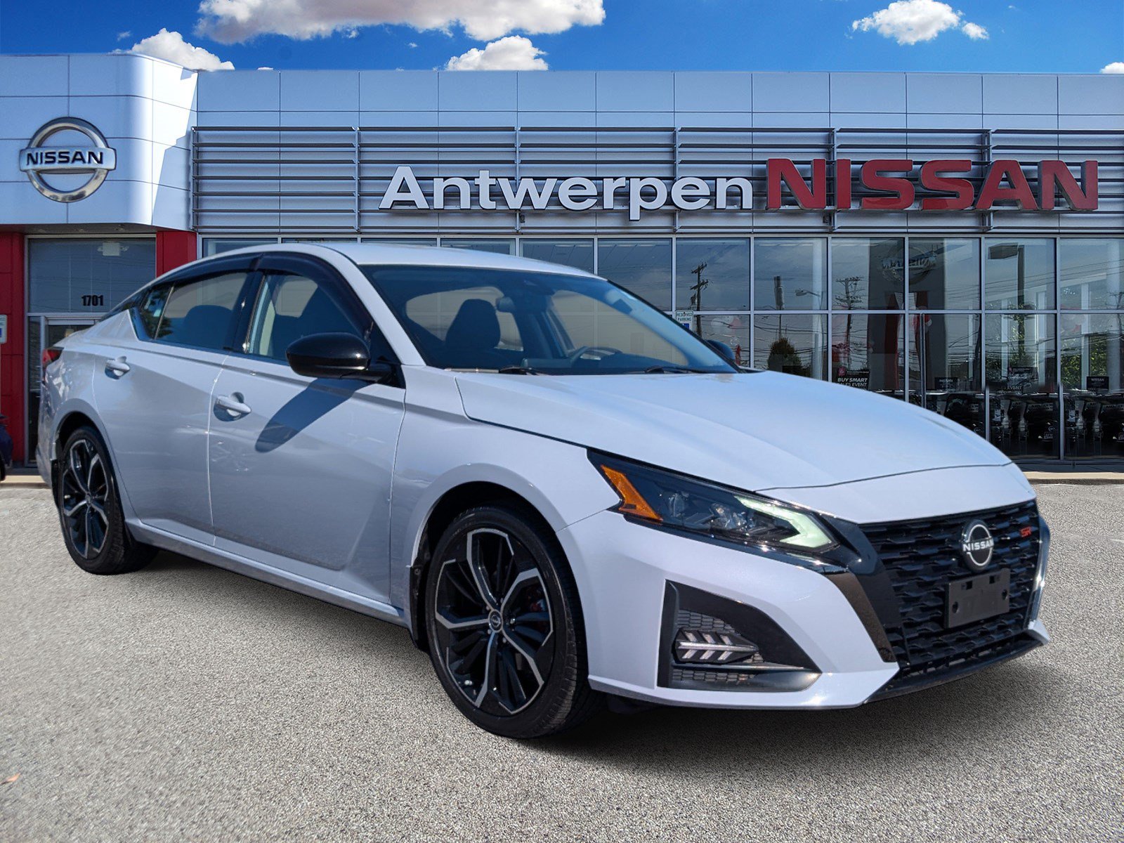 2023 Nissan Altima SR