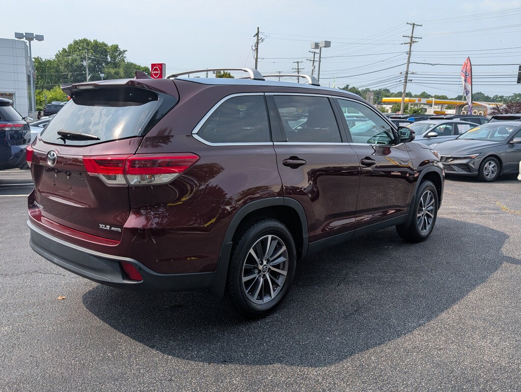 Used 2019 Toyota Highlander XLE XLE V6 AWD