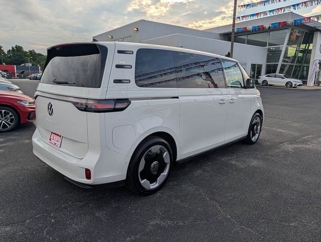Used 2025 Volkswagen ID. Buzz Pro S Pro S RWD