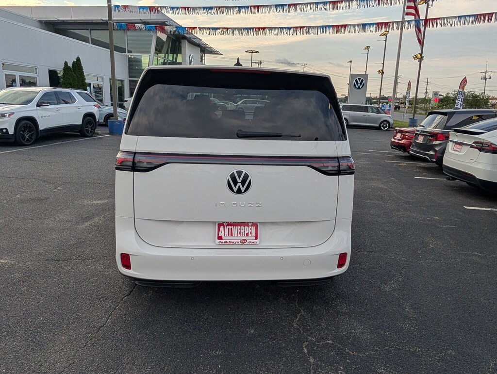 Used 2025 Volkswagen ID. Buzz Pro S Pro S RWD