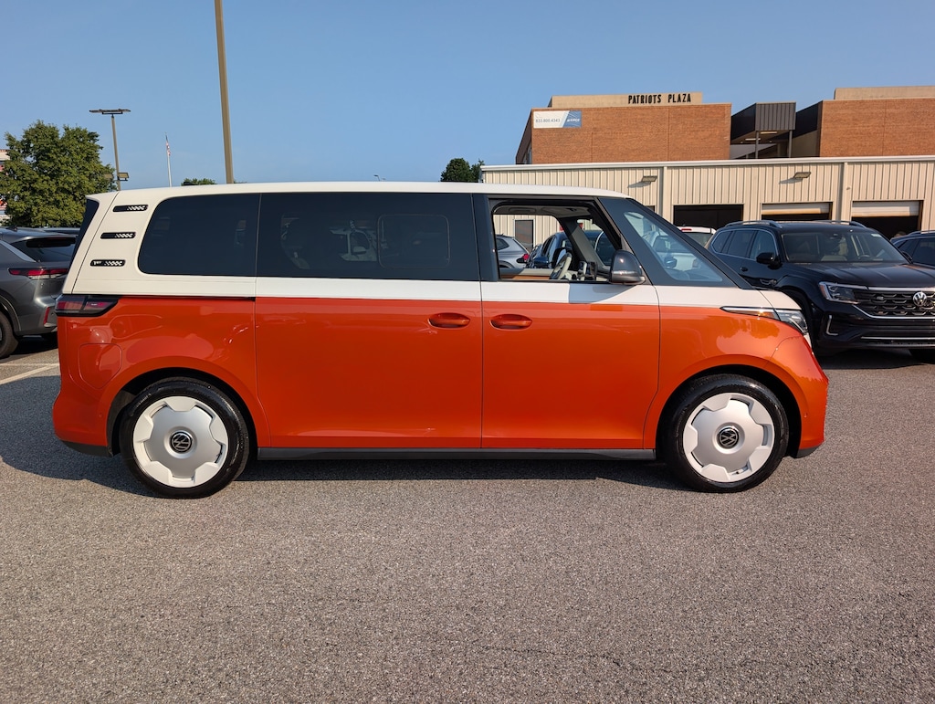 Used 2025 Volkswagen ID. Buzz 1st Edition 1st Edition RWD w/Two-Tone