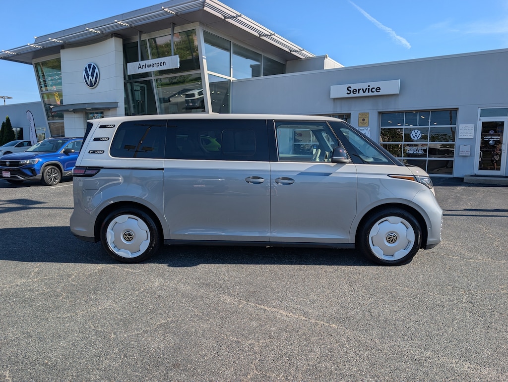 Used 2025 Volkswagen ID. Buzz 1st Edition 1st Edition RWD w/Two-Tone