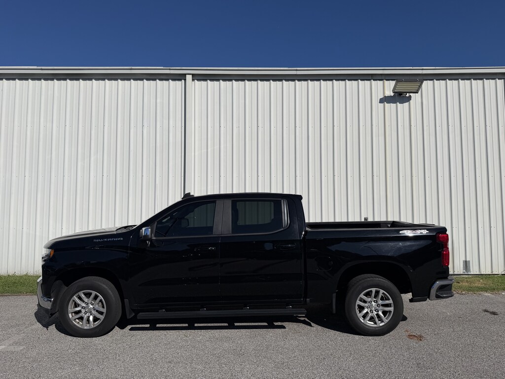 Used 2020 Chevrolet Silverado 1500 LT 4WD Crew Cab 147 LT