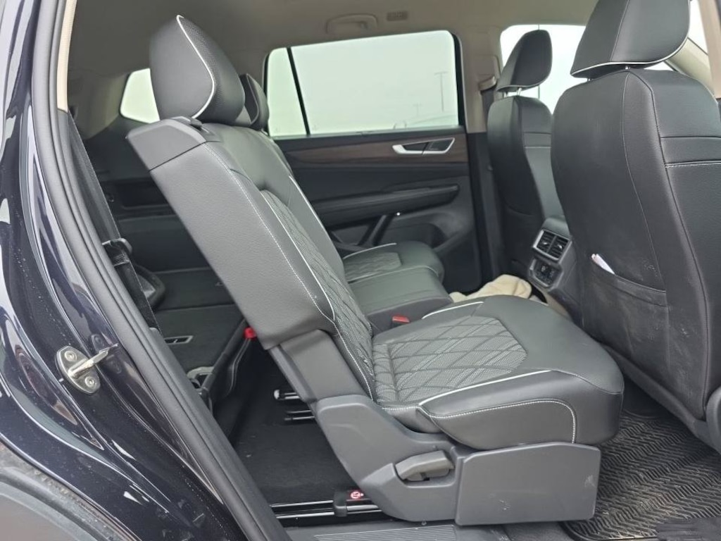 Used 2026 Volkswagen Atlas 2.0T SEL Premium R-Line 2.0T SEL Premium R-Line 4MOTION