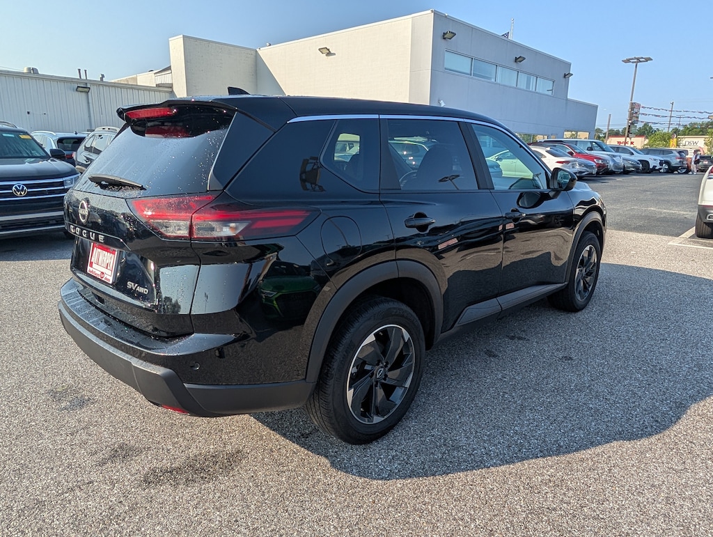 Used 2024 Nissan Rogue SV AWD SV