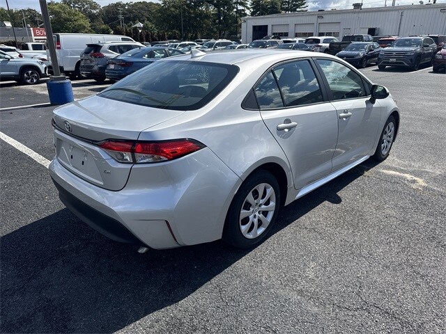 2023 Toyota Corolla LE photo 3