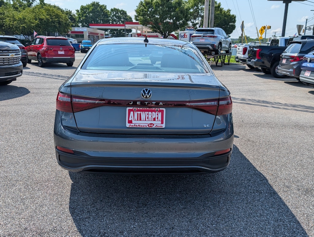 Used 2025 Volkswagen Jetta SE SE Auto