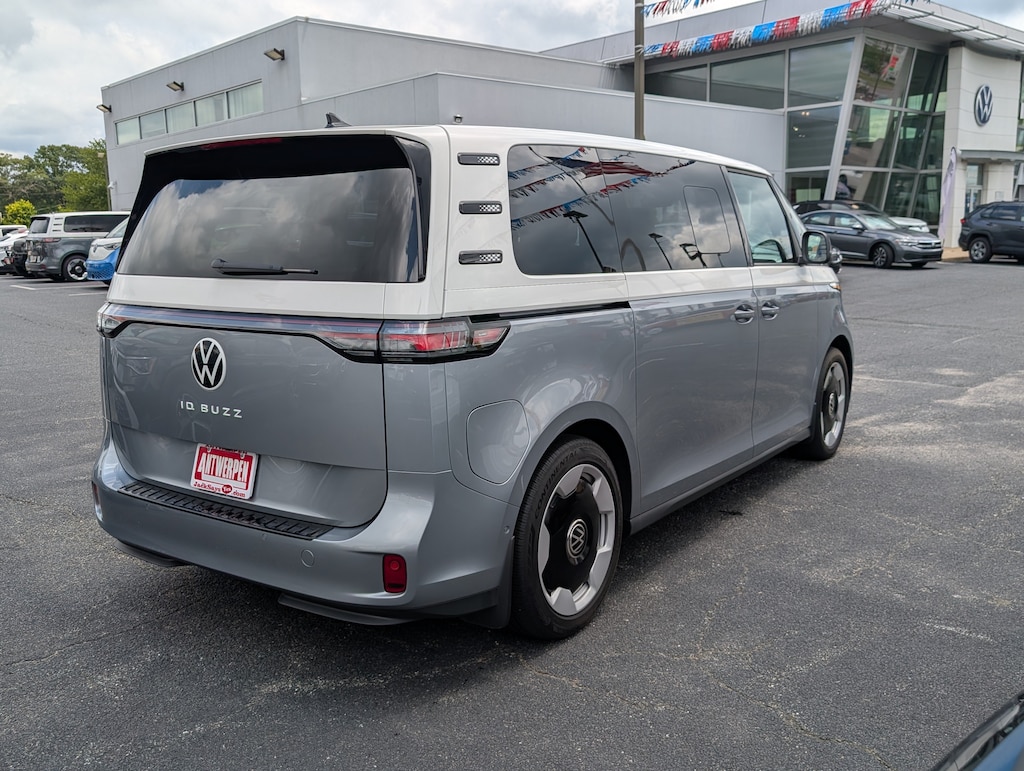 Used 2025 Volkswagen ID. Buzz Pro S Plus Pro S Plus RWD w/Two-Tone