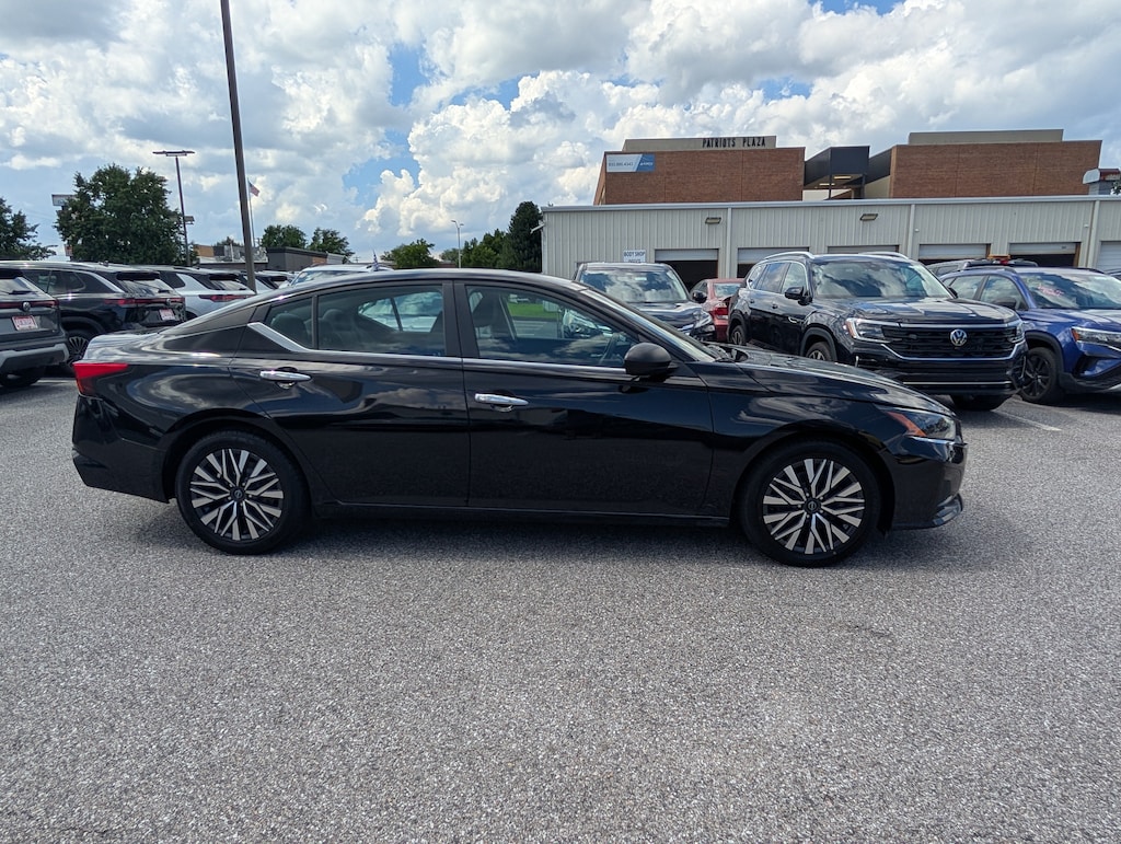Used 2024 Nissan Altima 2.5 SV Sedan