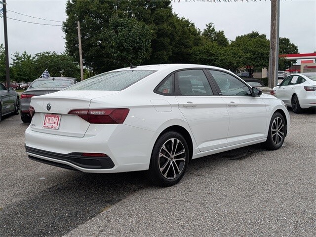 2024 Volkswagen Jetta 1.5T Sport photo 4