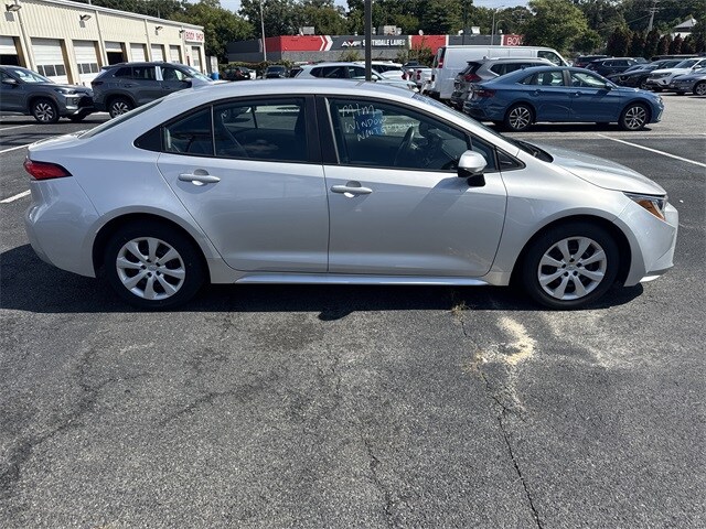 2023 Toyota Corolla LE photo 4