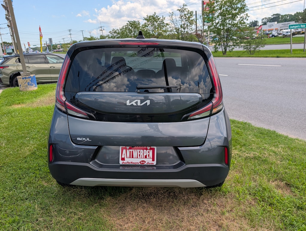 Used 2024 Kia Soul LX LX IVT