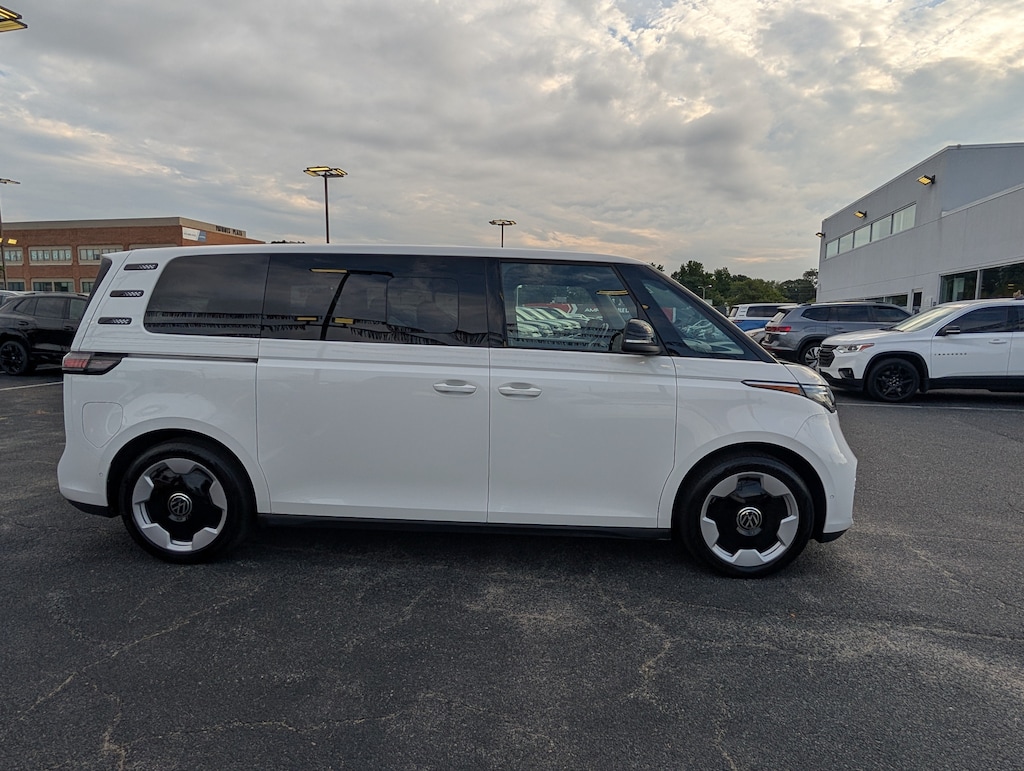 Used 2025 Volkswagen ID. Buzz Pro S Pro S RWD