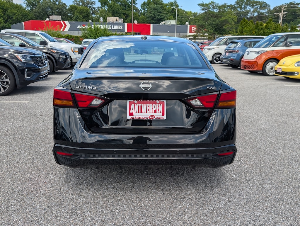 Used 2024 Nissan Altima 2.5 SV Sedan