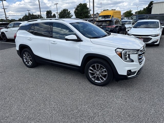 2023 Gmc Terrain SLT photo 2