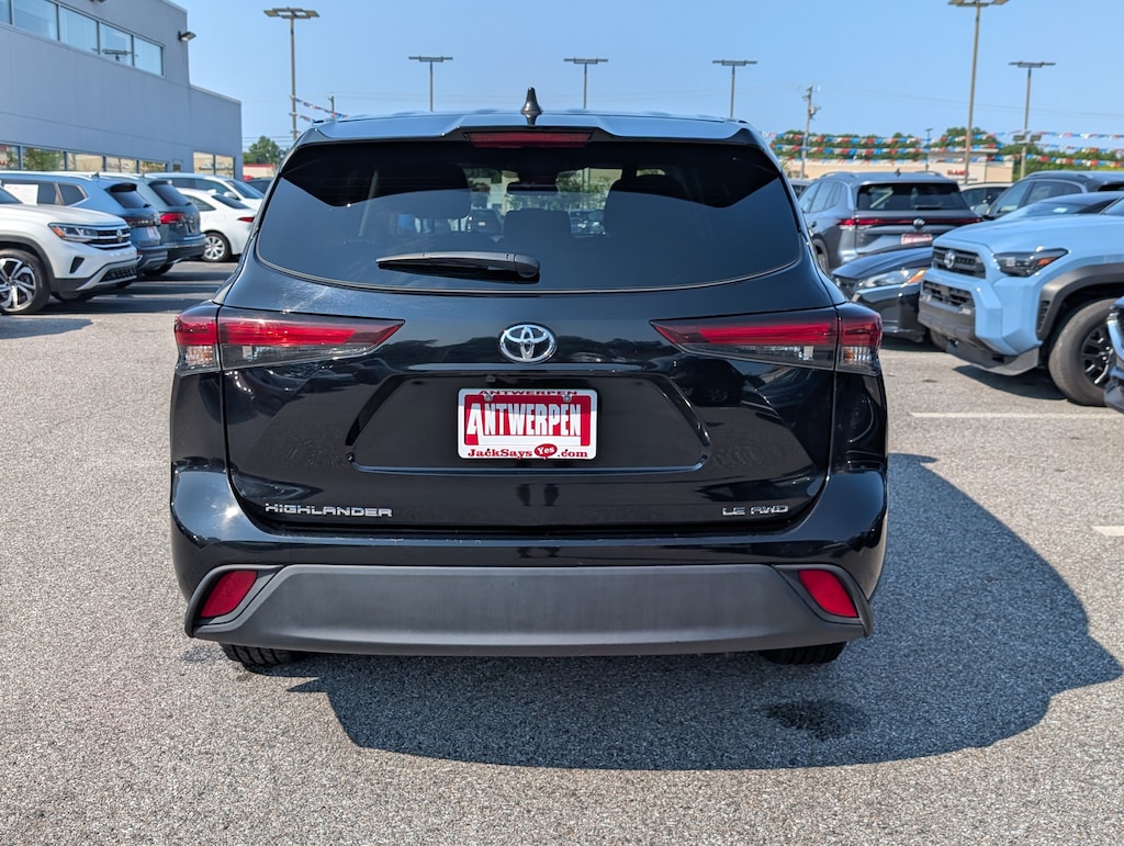 Used 2025 Toyota Highlander LE LE AWD