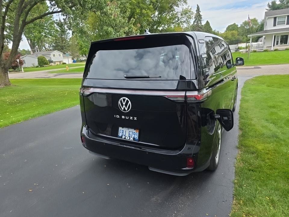 Used 2025 Volkswagen ID. Buzz Pro S