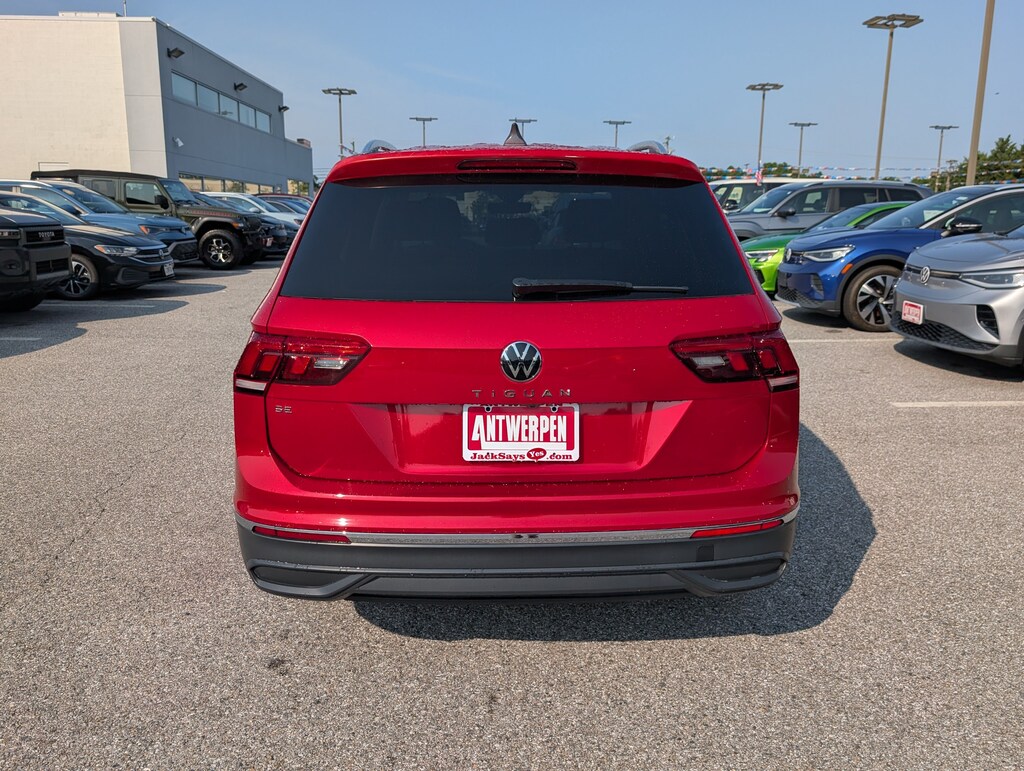 Used 2024 Volkswagen Tiguan SE 2.0T SE FWD