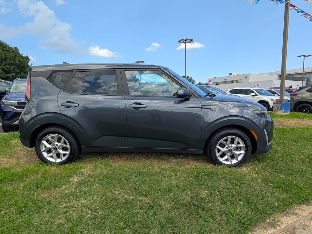 Used 2024 Kia Soul LX LX IVT