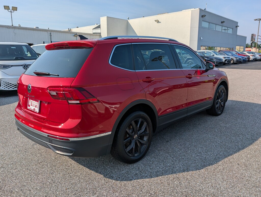 Used 2024 Volkswagen Tiguan SE 2.0T SE FWD