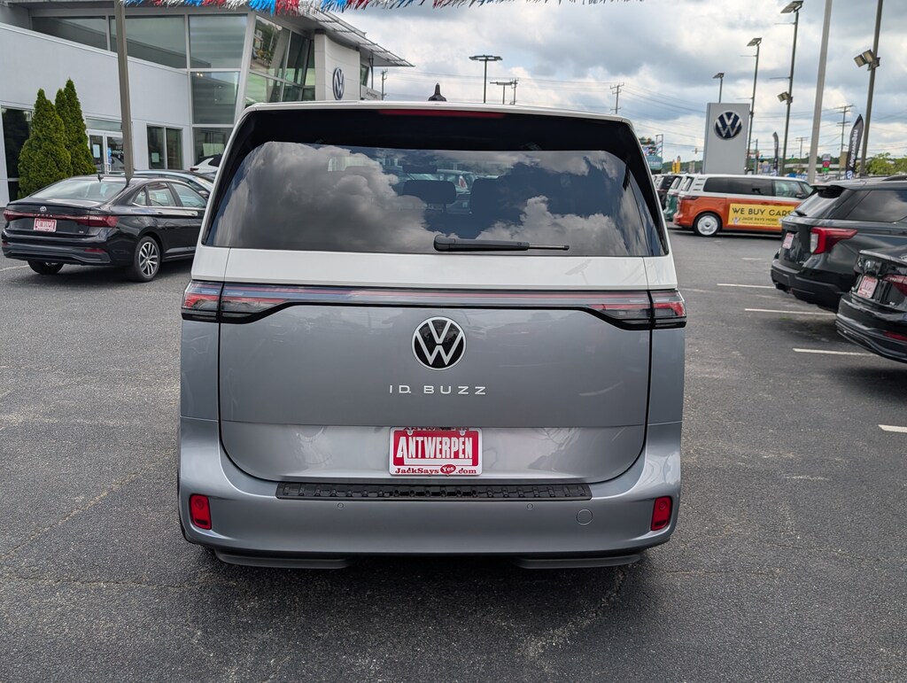 Used 2025 Volkswagen ID. Buzz Pro S Plus Pro S Plus RWD w/Two-Tone